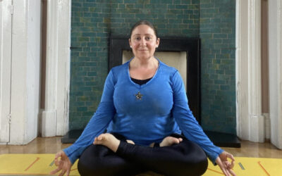 Hatha Flow with Lia – Book a Free Taster Class – Fridays, 11am